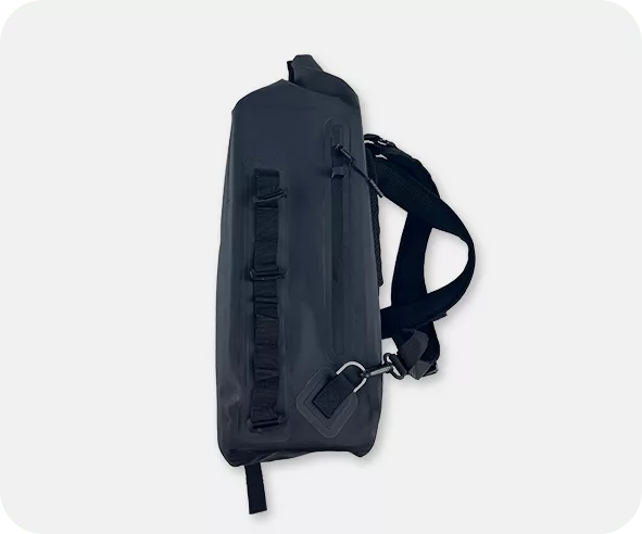 WAWABAG 2側邊圖，以簡約設計與重機後背包、防水後背包功能性，適合日常與戶外使用。